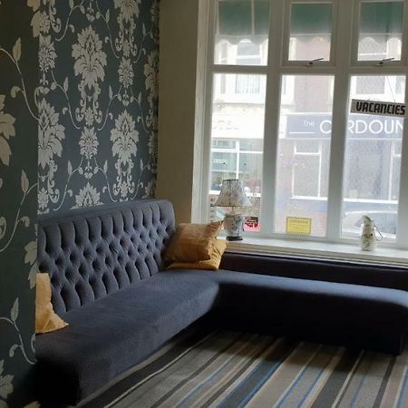 Hotel Avansi Blackpool Bagian luar foto