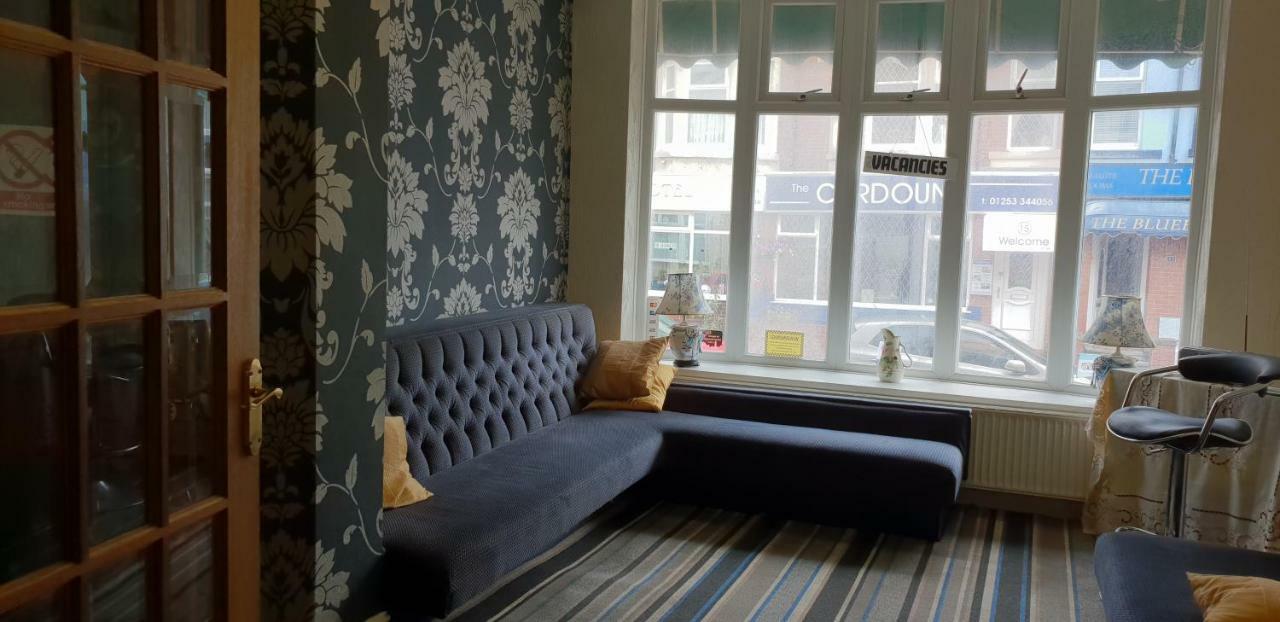 Hotel Avansi Blackpool Bagian luar foto