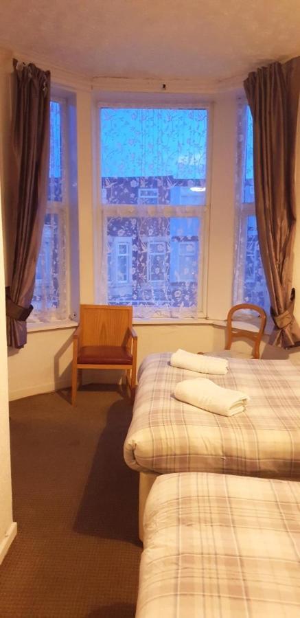 Hotel Avansi Blackpool Bagian luar foto